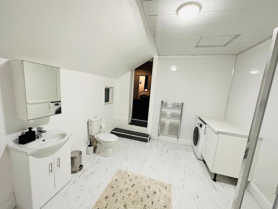 Bespoke 2 Bedroom Apt Derby City Exteriör bild